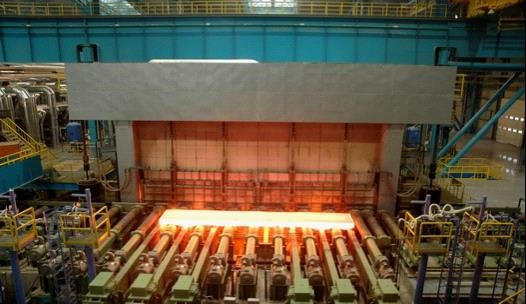 Hvordan ændres forbrændingssystemet i varmvalseovn i stålværk?
